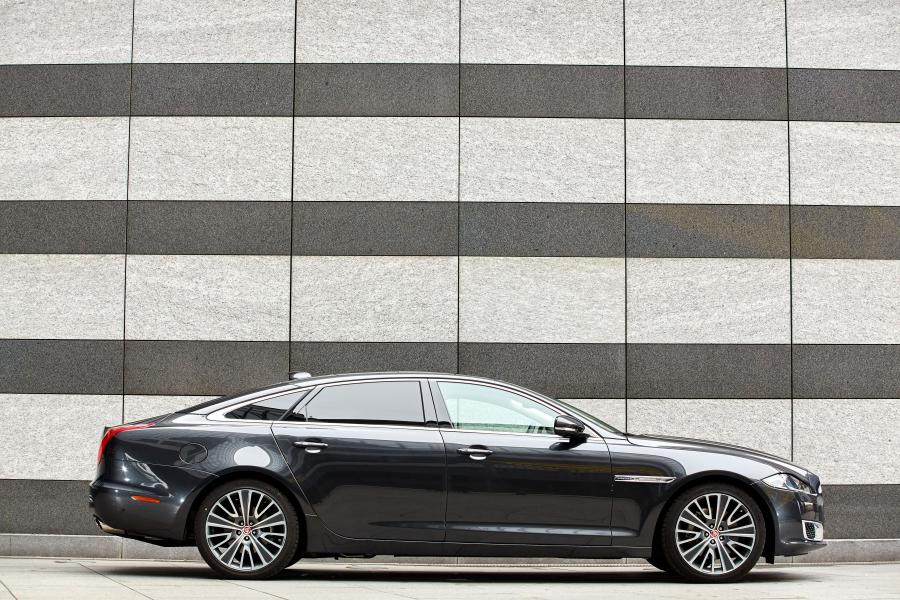  Jaguar XJ L Autobiography 2015 года  (WW) (фото 7 из 23)